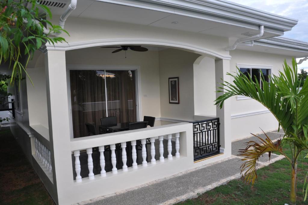 Olivia Resort Serviced Apartments And Bungalows Panglao Rum bild