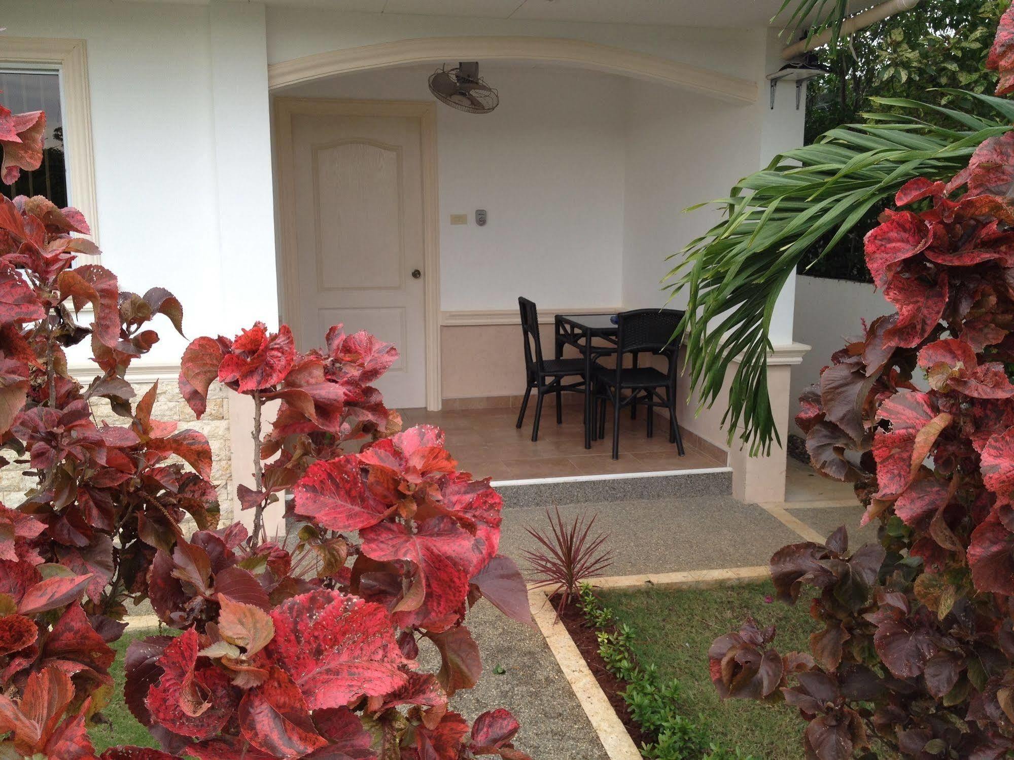 Olivia Resort Serviced Apartments And Bungalows Panglao Exteriör bild