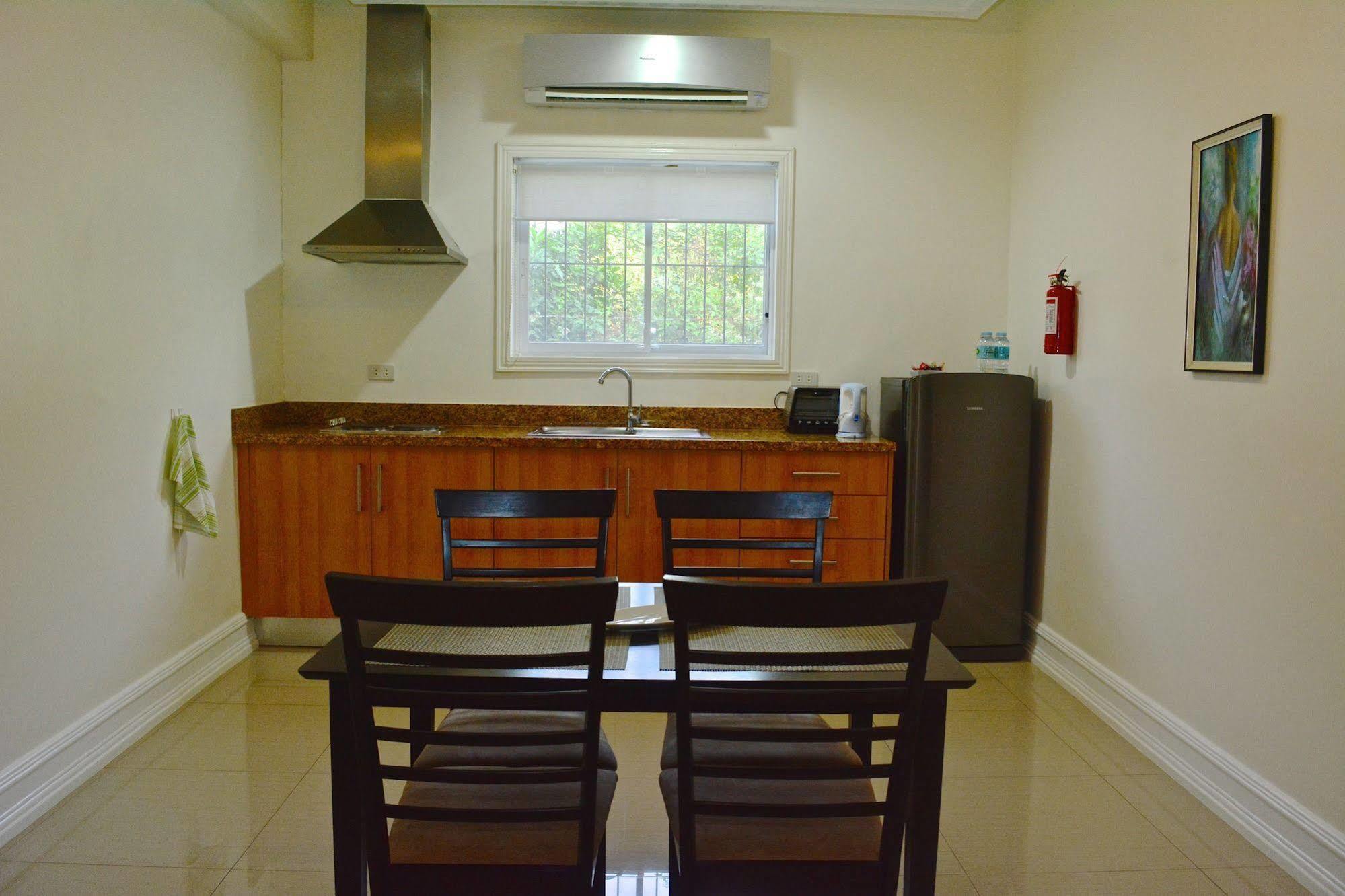 Olivia Resort Serviced Apartments And Bungalows Panglao Exteriör bild